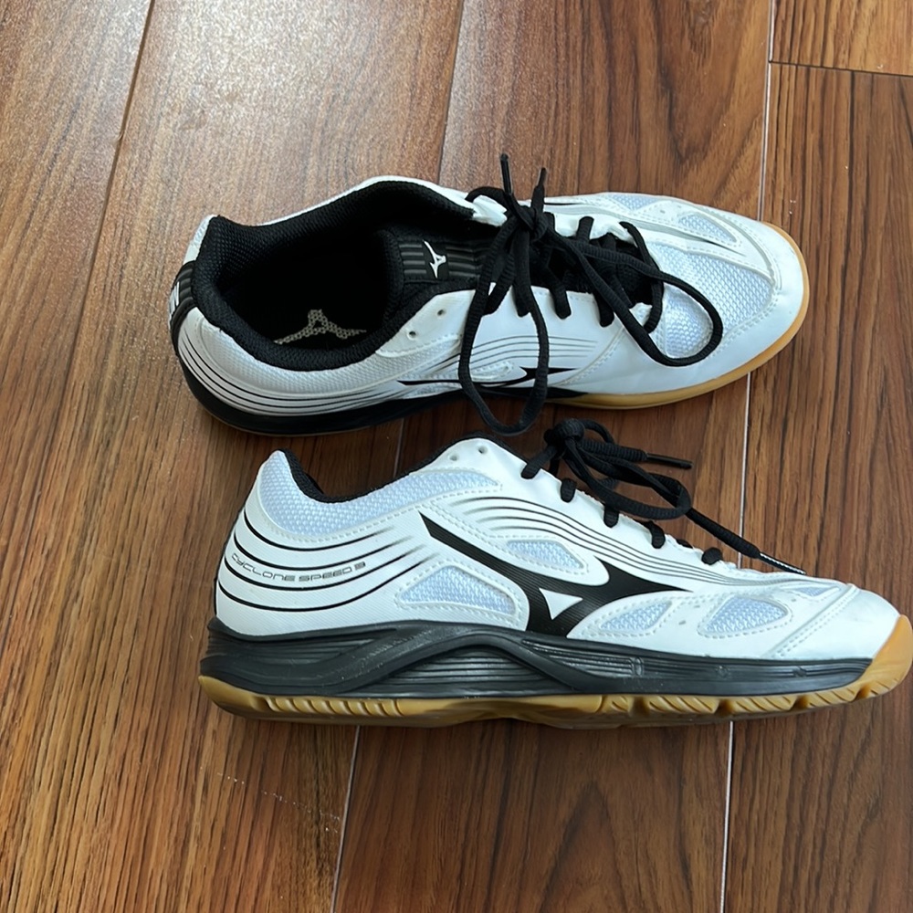 Volleyball - New volleyball shoes for any club volleyball player!!